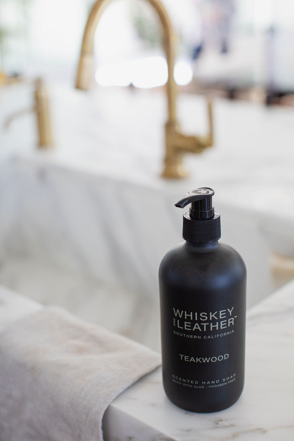 Premium Teakwood 15.7 oz Liquid Hand Soap