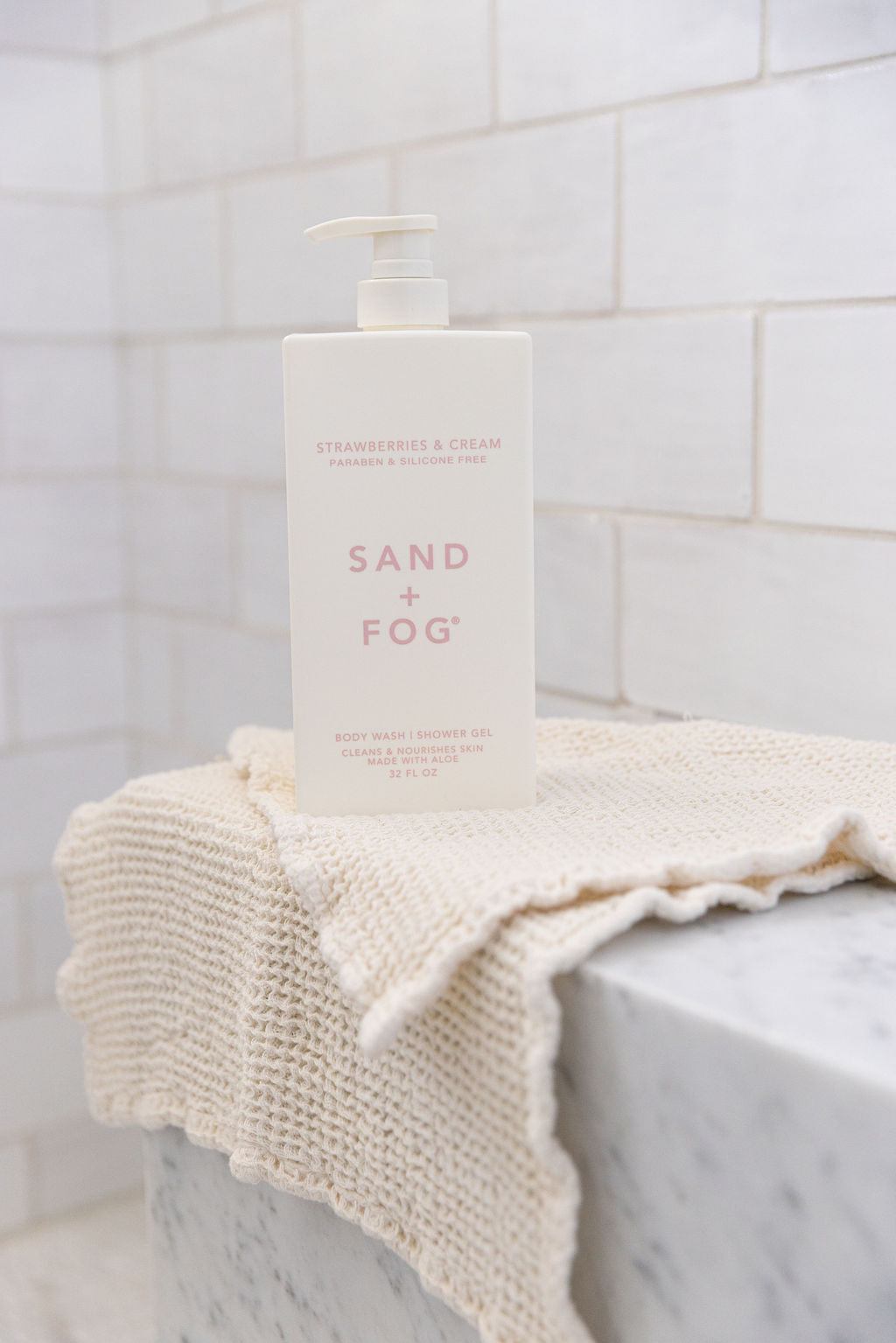 Premium Strawberries & Cream 32 oz Body Wash