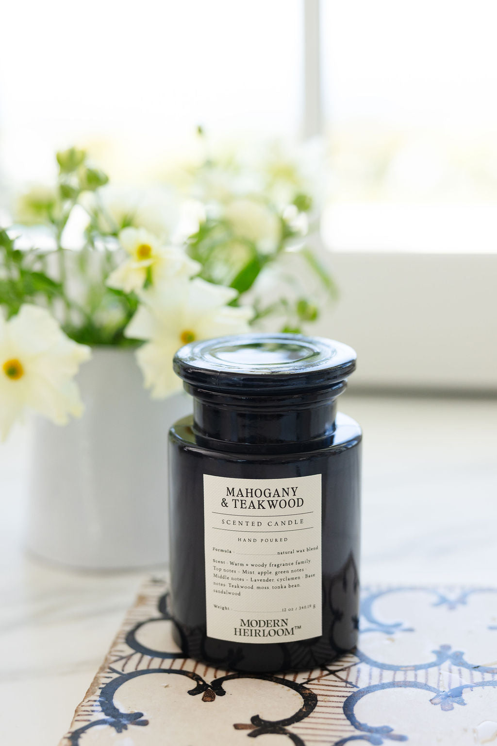 Premium Mahogany & Teakwood 12 oz scented candle